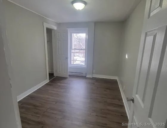 Building Photo - 404 Center St