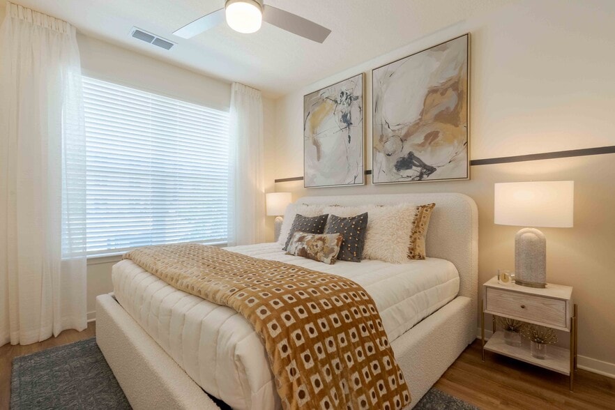 Building Photo - Isla Palmetto