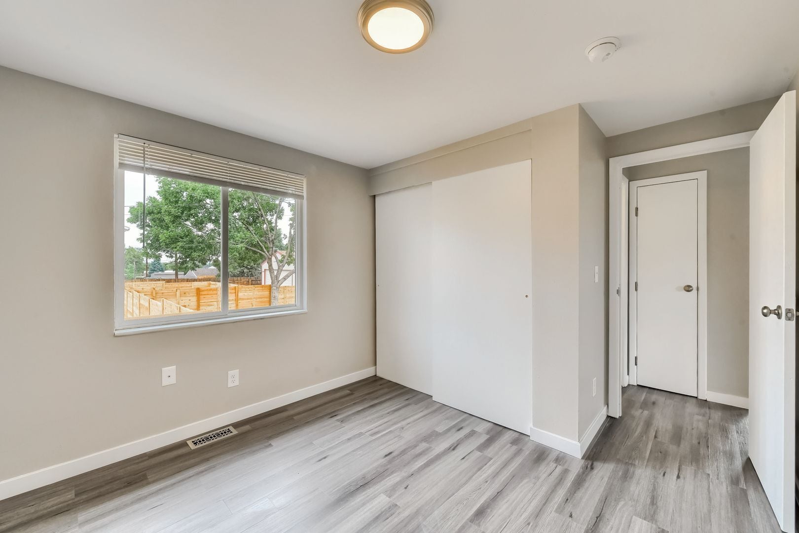 Building Photo - 6045 W Byers Pl