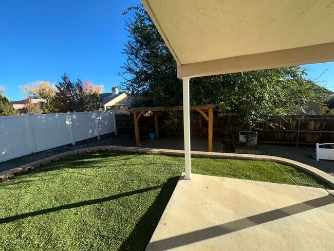 Building Photo - 3 Bedroom 2 Bathroom Home for rent in Bloo...