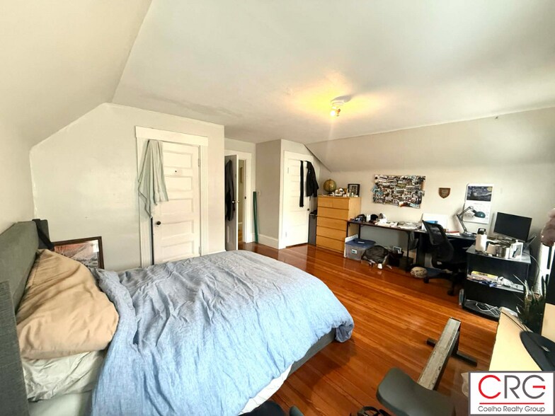 Building Photo - 53 Elm St