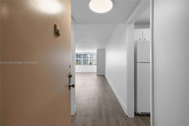 Building Photo - 1300 NE Miami Gardens Dr