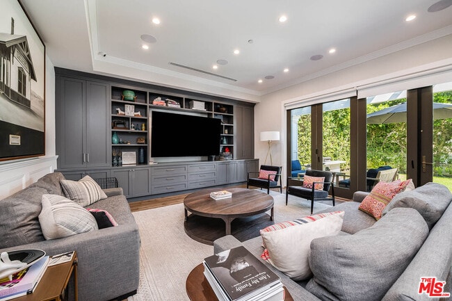 Building Photo - 4268 Colbath Ave