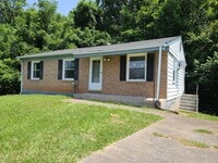 Building Photo - 1307 Roundabout Rd