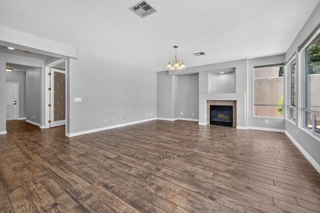 Building Photo - 8824 Cortile Dr