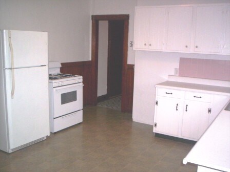Building Photo - 10 Cherry St