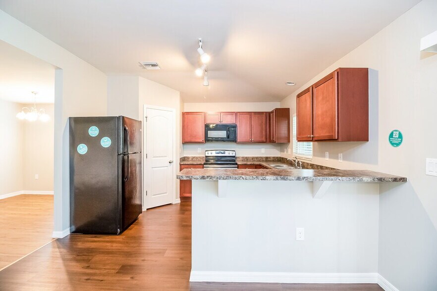 Building Photo - 626 SW 22nd Terrace