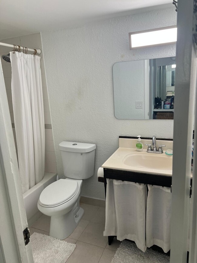 Building Photo - 3522 NE 171 St