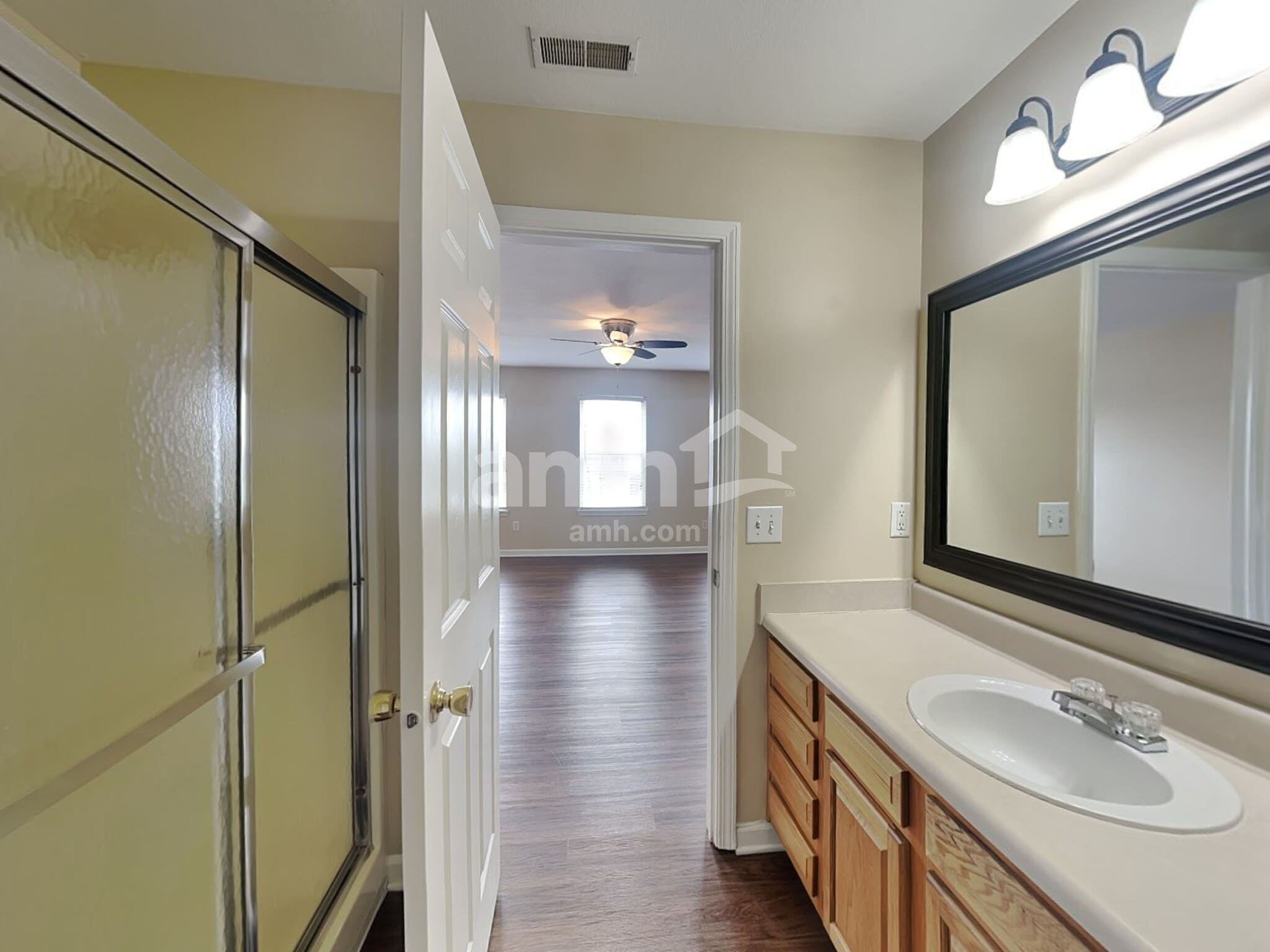 Building Photo - 38 E Flat Rock Dr