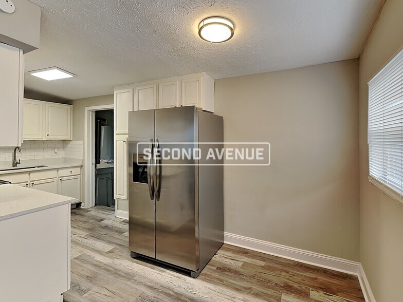 Building Photo - 4144 Katanga Dr N