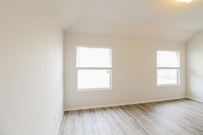 Building Photo - 2610 Lina Dr
