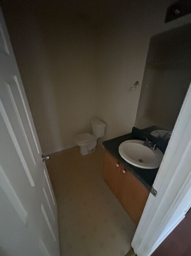 Building Photo - 9 Evan Ct