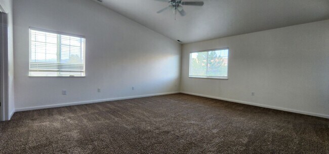 Building Photo - 4 Bedroom Home in Cold Springs