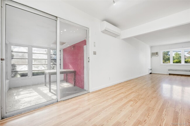 Building Photo - 63 I U Willets Rd