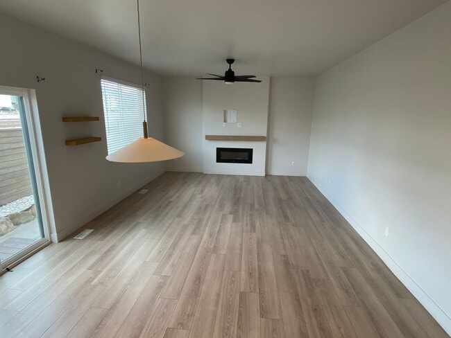 Building Photo - Beautiful House with basement apartment