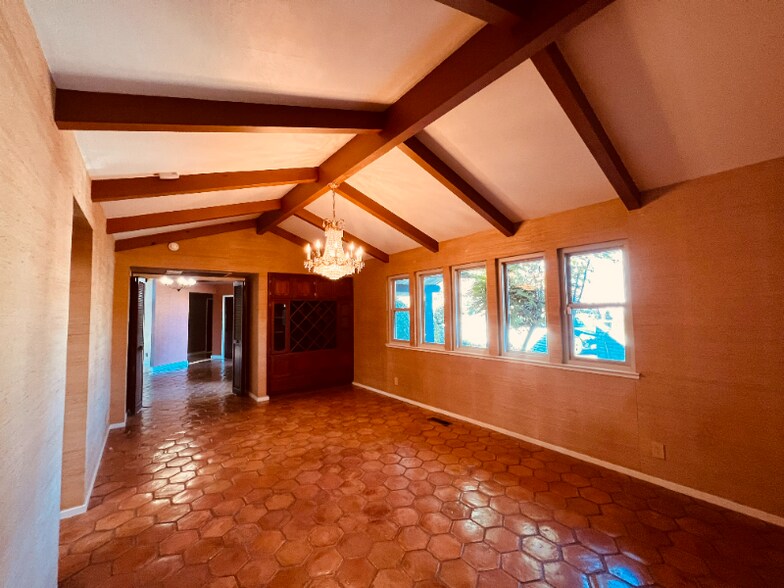 Building Photo - 7757 Country Ln