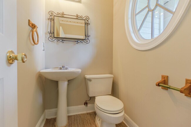 Building Photo - 4375 Big Horn Dr S