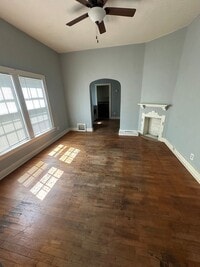 Building Photo - 705-707 W ASH