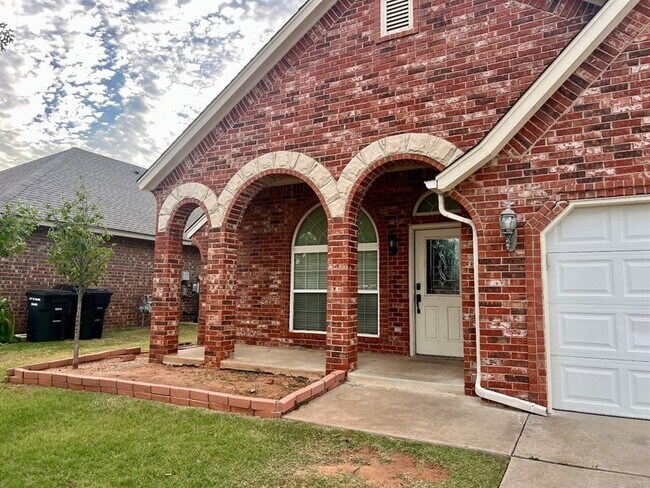 Building Photo - 1604 Dorothy Dr