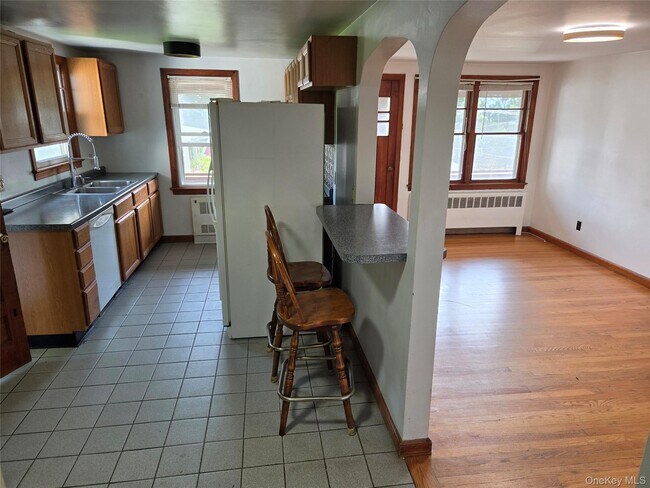 Building Photo - 26 Mearns Ave
