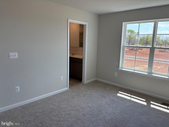 Building Photo - 398 Seeback Dr