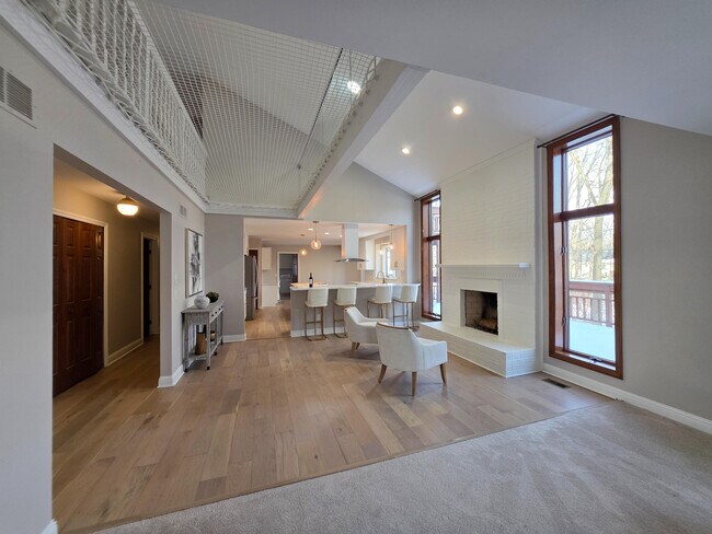 Building Photo - 3427 E Dobson Pl