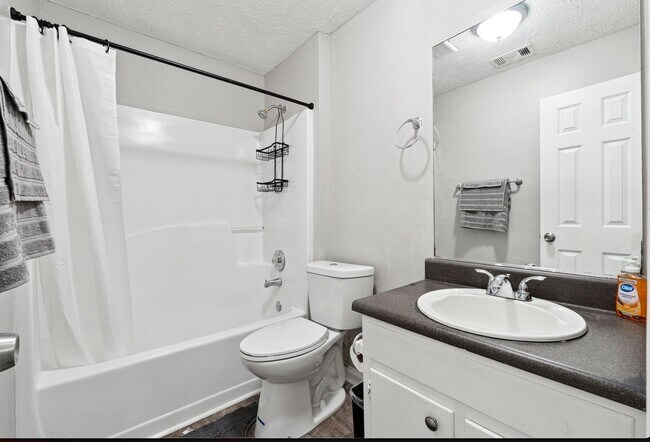 Building Photo - 7277 Ashton Ct