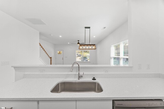 Building Photo - 13 Jamison St