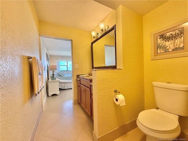 Building Photo - 7440 S Ocean Dr