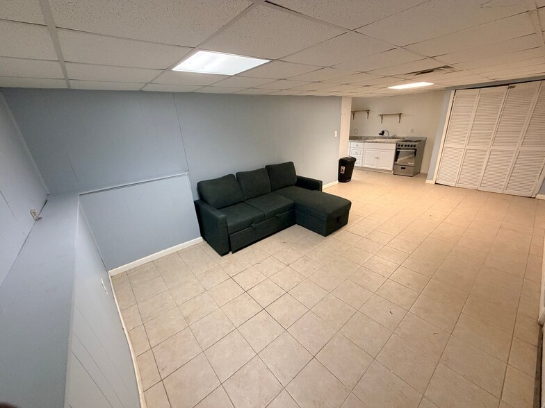 Building Photo - 866 Brandy Oaks Ln