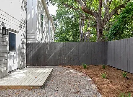 Building Photo - 5808 Knight St