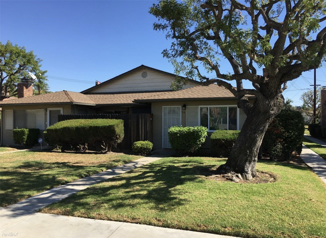 Primary Photo - 2 br, 1 bath Condo - 2295 North Tustin Str...