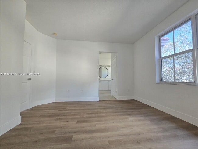 Building Photo - 129 Riverwalk Cir