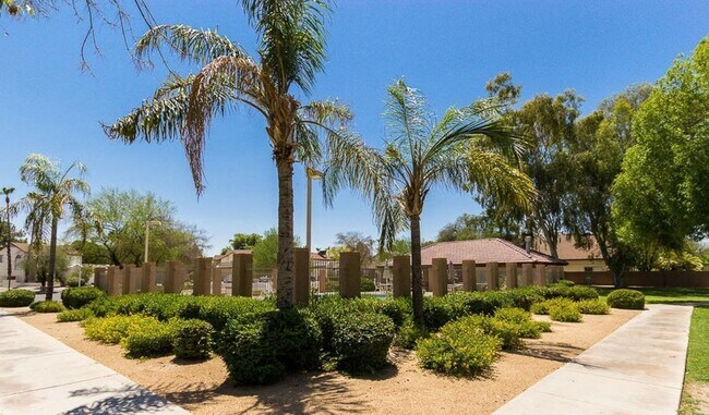 Building Photo - Stylishly Updated 3-Bedroom Home in Prime ...