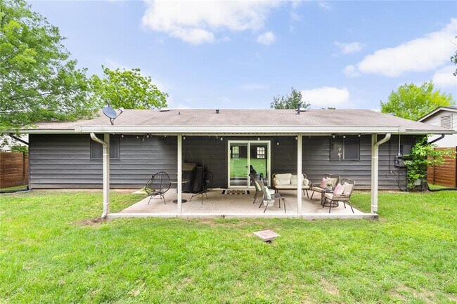 Building Photo - 8704 Clarewood Dr