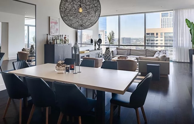 Building Photo - 2200 Victory Ave