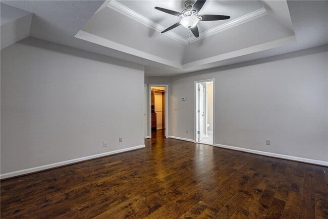Building Photo - 8895 Club River Dr
