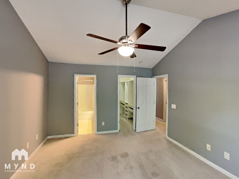 Building Photo - 16724 Timber Crossing Rd