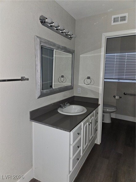 Building Photo - 6764 Groveview Ln