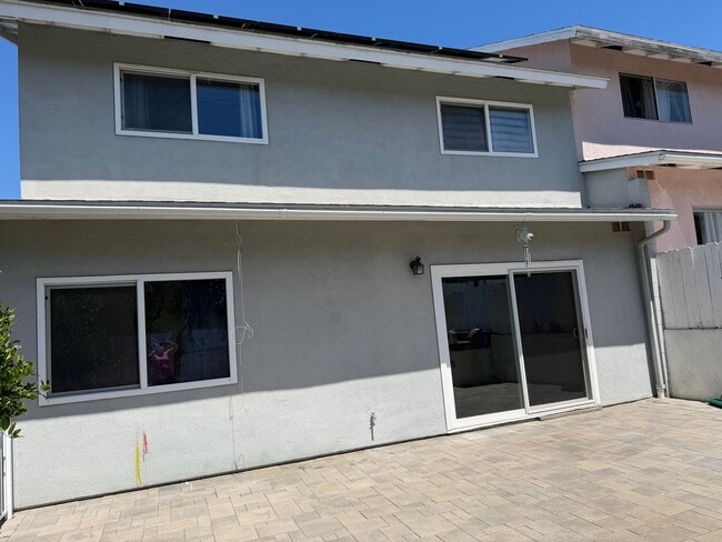 Building Photo - 4077 Lake Blvd