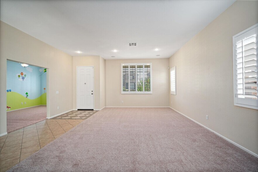 Building Photo - 26426 Mare Ln