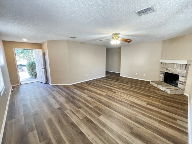 Building Photo - 5405 Shiver Rd