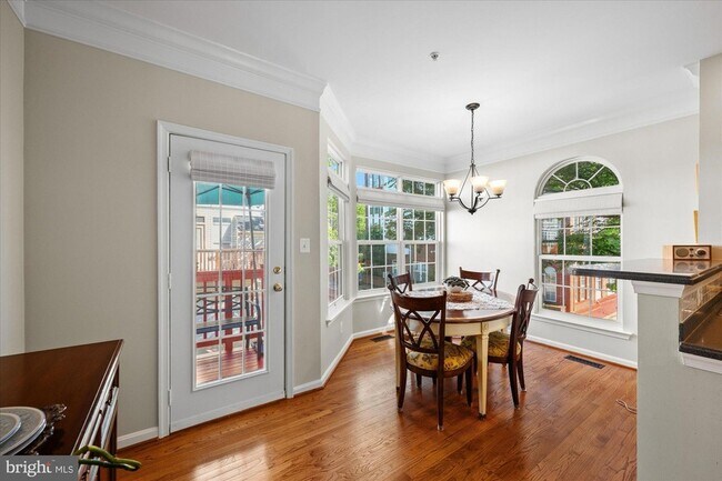 Building Photo - 166 Comay Terrace