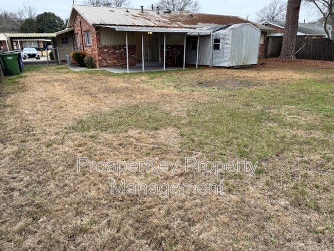 Building Photo - 3021 Emory St