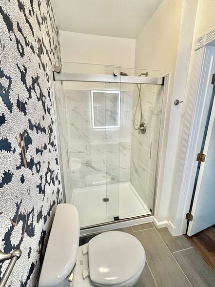 Bath #1 - 7029 N Tyler Ave