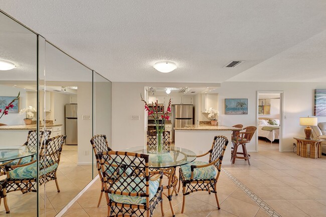 Building Photo - For Annual Rent 2 Bedroom 2 Bath Updated B...