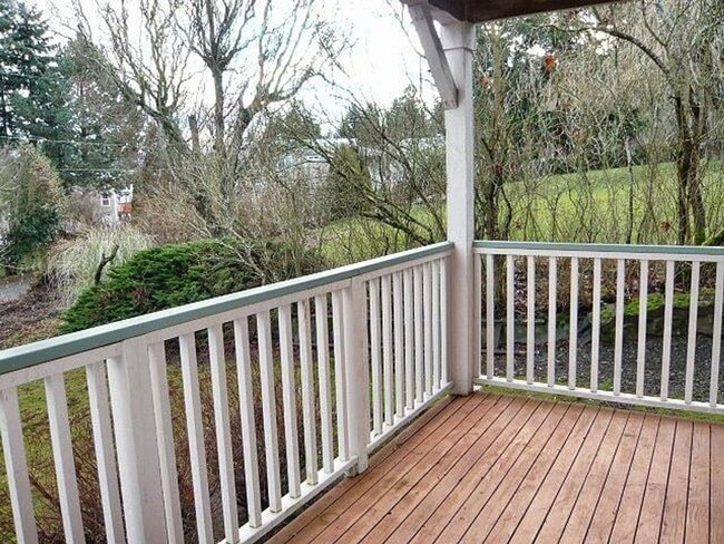 Building Photo - 927-929 Otis St