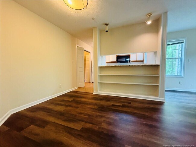 Building Photo - 349 Waterdown Dr