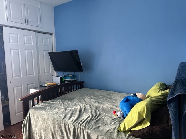 Building Photo - 70 Arthur St