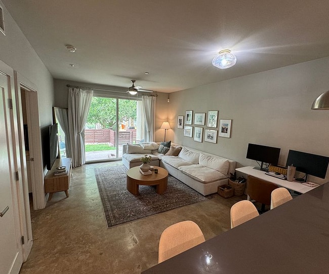 Building Photo - 2801 Dulce Ln